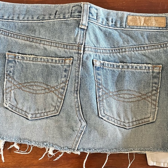 Abercrombie & Fitch Blue Mini Skirt Casual - Picture 2 of 3